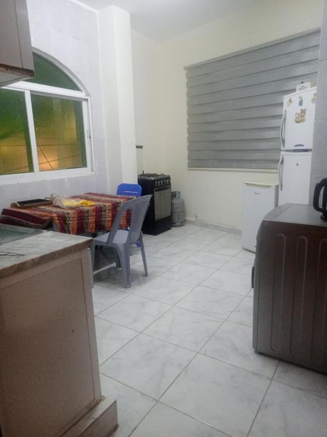 Jarajreh Apartments/ Hotel คีราค ภายนอก รูปภาพ